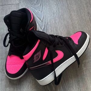 Air Jordan 1 Retro High 'Black Hyper Pink size 3.5 Y